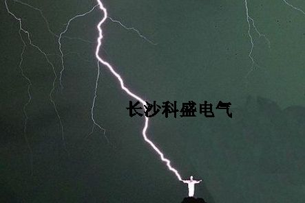 巴西號稱全球閃電次數(shù)最多的國家，當遇到這個城市，就只能認慫